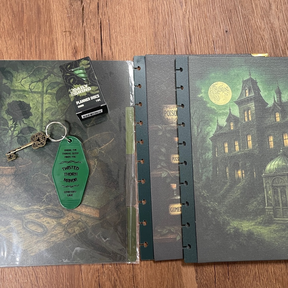 Daily Grind-Twisted Thorn Manor Planner Cover Set! Brand New!